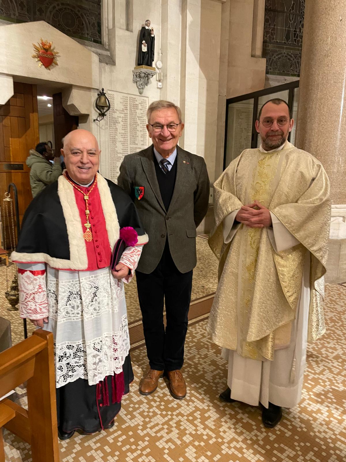 Mgr-ELLUL-C.LIANOS-et-Pere-Sciortino-Bayart.jpg